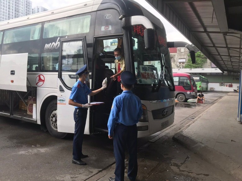 H&agrave; Nội y&ecirc;u cầu xử nghi&ecirc;m loạt xe kh&aacute;ch li&ecirc;n tỉnh vi phạm- Ảnh 1.