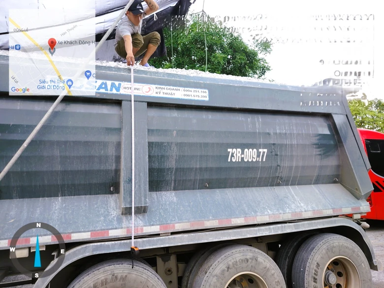 Quảng Trị: Ph&aacute;t hiện &ocirc; t&ocirc; đầu k&eacute;o cơi nới th&ugrave;ng, chở qu&aacute; tải, t&agrave;i xế kh&ocirc;ng GPLX- Ảnh 1.