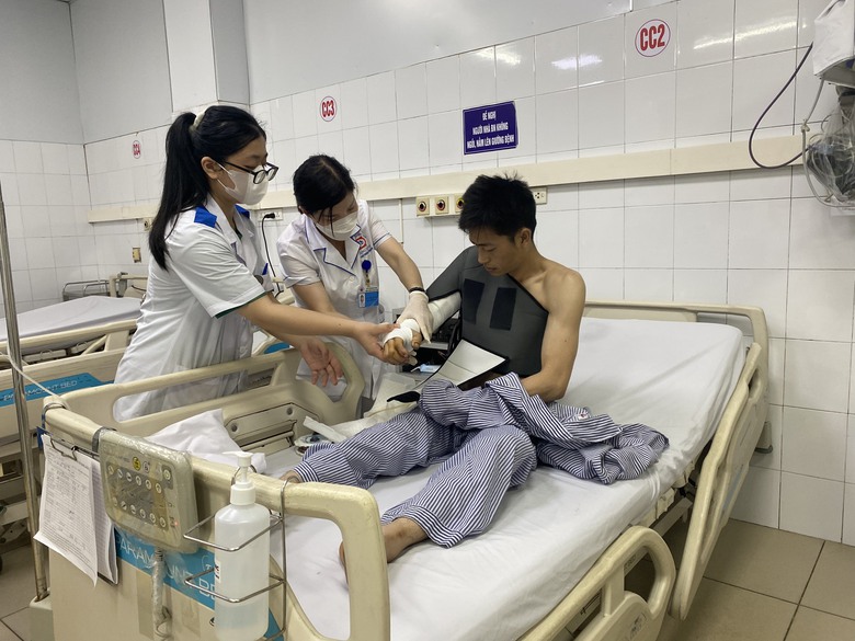 Tai nạn sập l&ograve;, 3 người tử vong: C&ocirc;ng nh&acirc;n kể thời khắc tho&aacute;t nạn dưới hầm s&acirc;u- Ảnh 1.