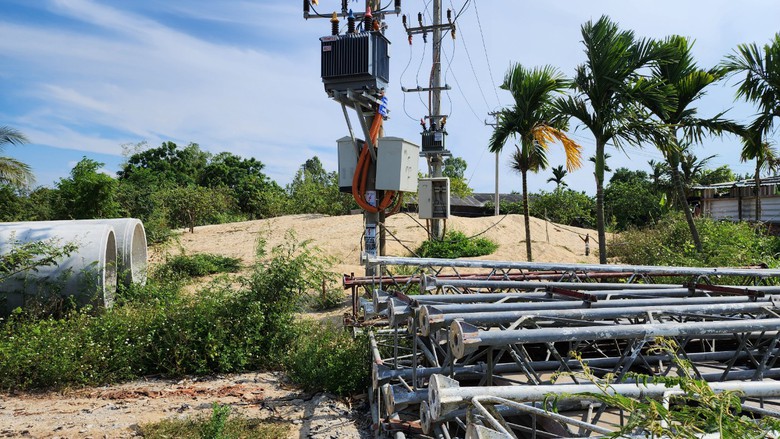 Quảng Ng&atilde;i: Ngổn ngang ở dự &aacute;n đập ngăn mặn gần 100 tỷ- Ảnh 4.