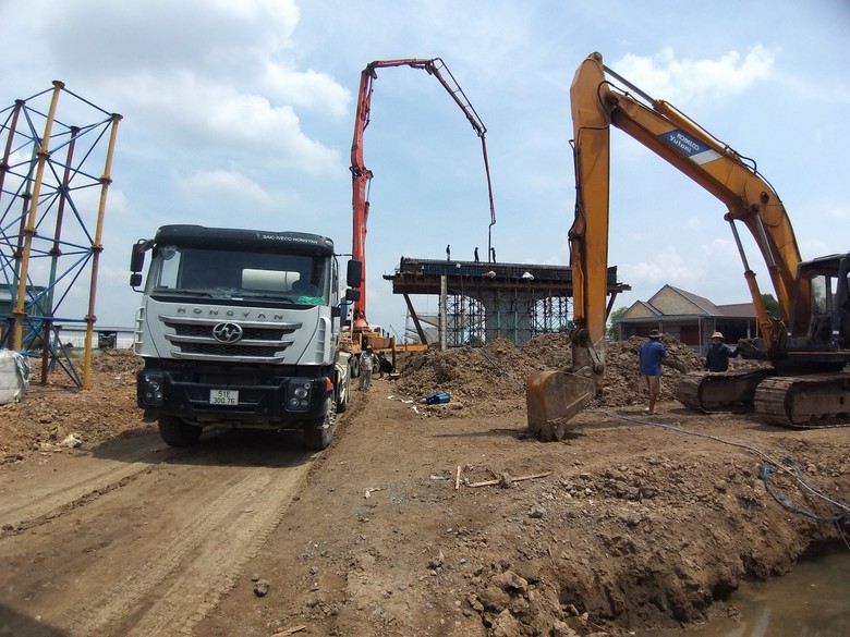 Dự &aacute;n V&agrave;nh đai 3 qua Long An: Sẵn s&agrave;ng lao lắp dầm cầu T&acirc;n Bửu- Ảnh 1.