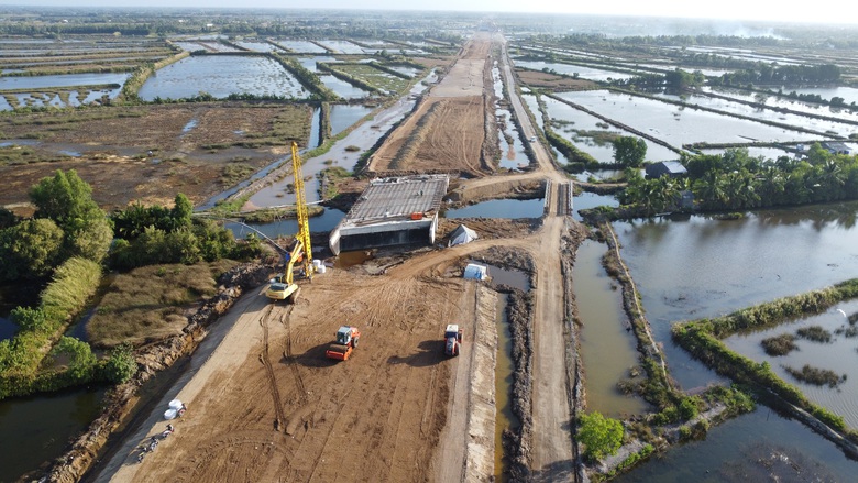 Trong th&aacute;ng 5, C&agrave; Mau sẽ b&agrave;n giao dứt điểm mặt bằng cao tốc Hậu Giang - C&agrave; Mau- Ảnh 1.