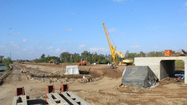 Trong th&aacute;ng 5, C&agrave; Mau sẽ b&agrave;n giao dứt điểm mặt bằng cao tốc Hậu Giang - C&agrave; Mau- Ảnh 2.