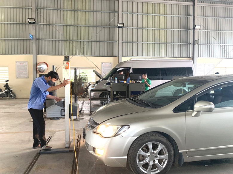 &Ocirc; t&ocirc; &ldquo;độ&rdquo; đ&egrave;n sương m&ugrave; thế n&agrave;o để được đăng kiểm?- Ảnh 1.