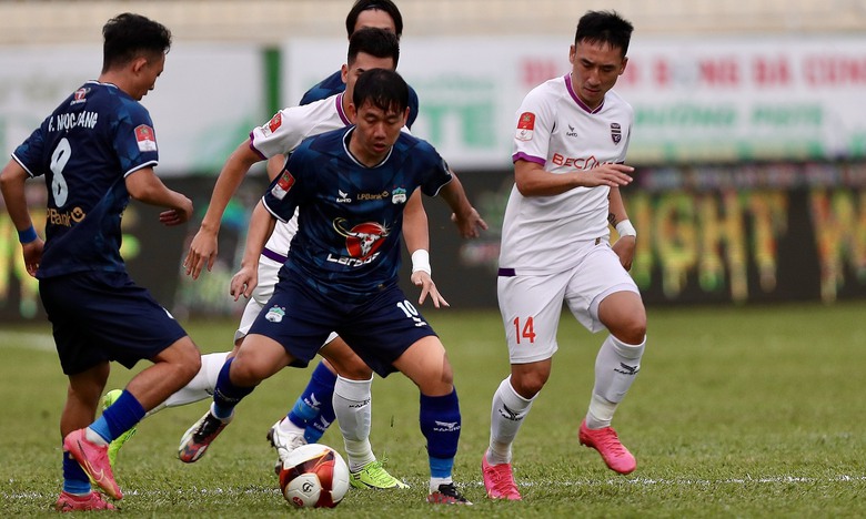 Đội bóng của bầu Đức nhận tin choáng váng vì lý do khiến ai cũng bất ngờ- Ảnh 1. Đội bóng của bầu Đức nhận tin choáng váng vì lý do khiến ai cũng bất ngờ- Ảnh 1.