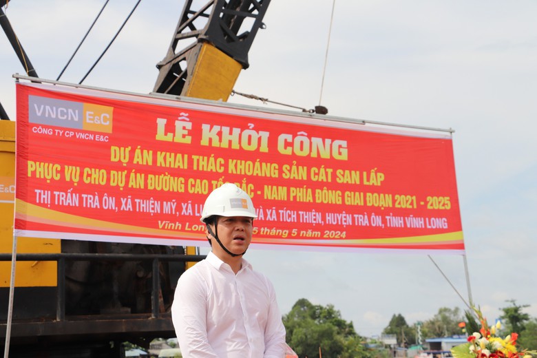 Mỏ cát đầu tiên ở Vĩnh Long phục vụ cao tốc Cần Thơ-Cà Mau bắt đầu khai thác- Ảnh 2. Mỏ cát đầu tiên ở Vĩnh Long phục vụ cao tốc Cần Thơ-Cà Mau bắt đầu khai thác- Ảnh 2.