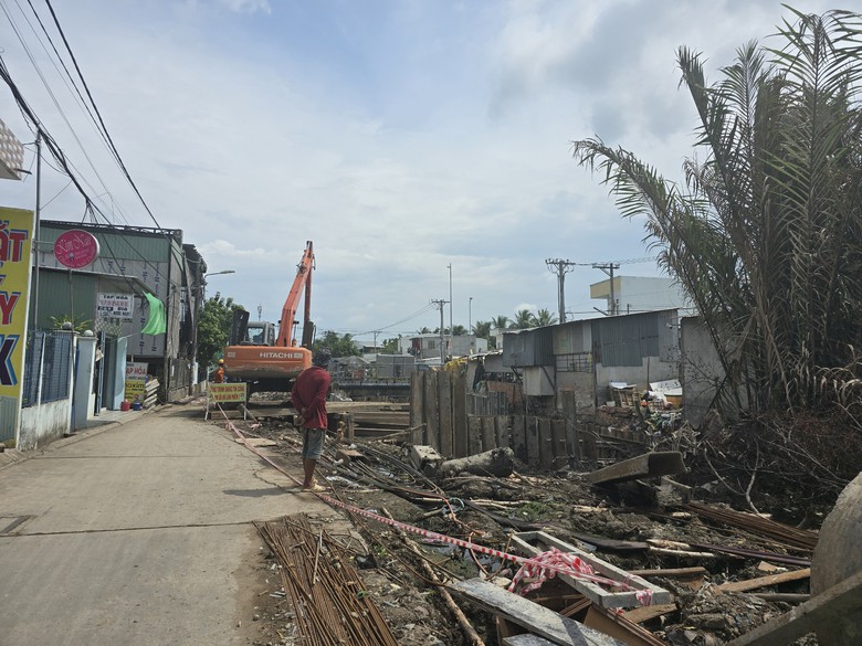 Cải tạo rạch làm ngập nhà dân, chủ đầu tư xử lý thế nào?- Ảnh 3. Cải tạo rạch làm ngập nhà dân, chủ đầu tư xử lý thế nào?- Ảnh 3.