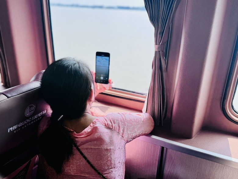 Tàu cao tốc Thăng Long đưa 300 khách đầu tiên từ TP.HCM đi Côn Đảo- Ảnh 4. Tàu cao tốc Thăng Long đưa 300 khách đầu tiên từ TP.HCM đi Côn Đảo- Ảnh 4.