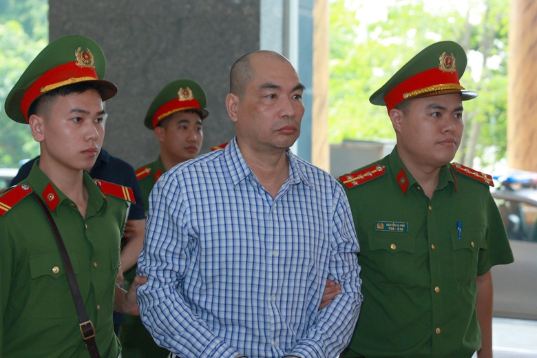Tổng gi&aacute;m đốc Việt &Aacute; Phan Quốc Việt v&agrave; loạt cựu quan chức khai g&igrave; khi ra t&ograve;a ph&uacute;c thẩm?- Ảnh 2.