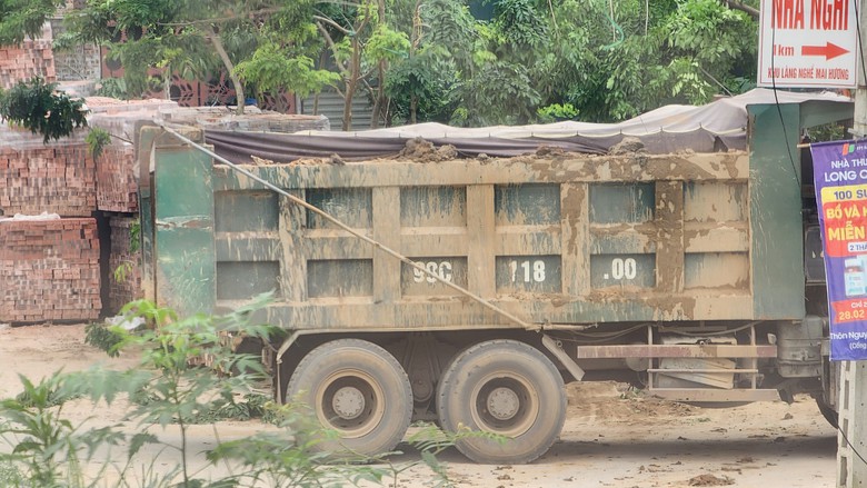 Chủ tịch Bắc Ninh chỉ đạo kiểm tra dự &aacute;n đường tỉnh 295 sau phản &aacute;nh của B&aacute;o Giao th&ocirc;ng- Ảnh 3.