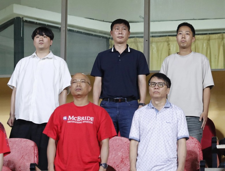 HLV Kim Sang-sik nhận đặc quyền tại tuyển Việt Nam- Ảnh 1.