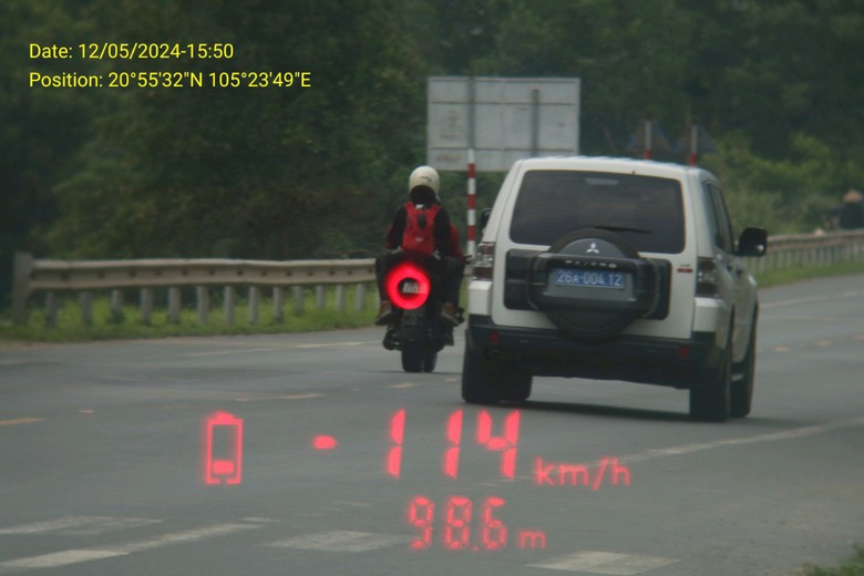 Xử phạt hàng loạt phượt thủ đi xe phân khối lớn vượt gấp đôi tốc độ- Ảnh 3. Xử phạt hàng loạt phượt thủ đi xe phân khối lớn vượt gấp đôi tốc độ- Ảnh 3.
