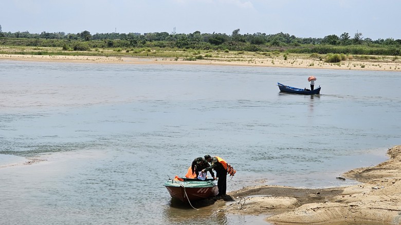 T&igrave;m thấy 1 nạn nh&acirc;n trong vụ lật ghe tr&ecirc;n s&ocirc;ng Ba ở Ph&uacute; Y&ecirc;n- Ảnh 2.