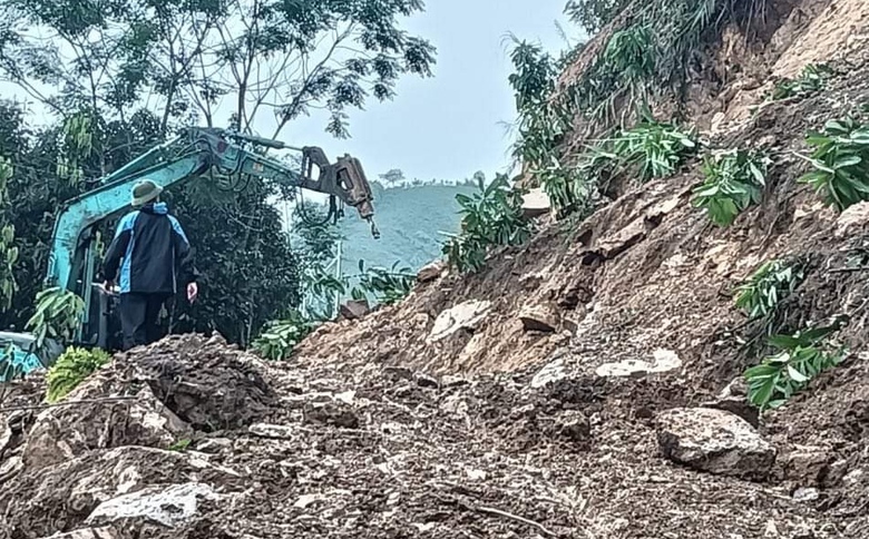 Mưa lũ cắt đứt nhiều tuyến đường ở Yên Bái, Lào Cai- Ảnh 2. Mưa lũ cắt đứt nhiều tuyến đường ở Yên Bái, Lào Cai- Ảnh 2.