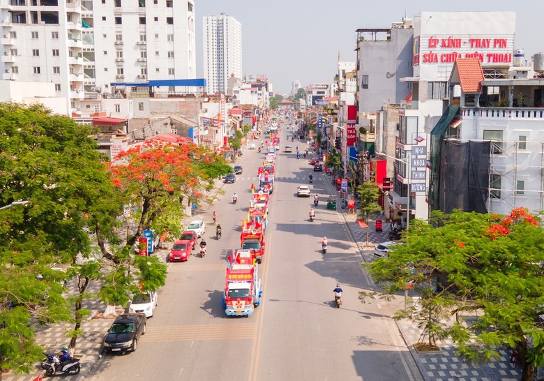 Hải Ph&ograve;ng hạn chế xe &ocirc; t&ocirc; lưu th&ocirc;ng, cấm dừng, đỗ tr&ecirc;n đường Lạch Tray để phục vụ hội chợ- Ảnh 1.