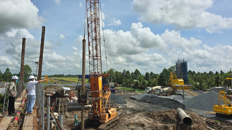 C&aacute;c g&oacute;i thầu x&acirc;y lắp cao tốc trục ngang qua Cần Thơ thi c&ocirc;ng thế n&agrave;o sau khi c&oacute; c&aacute;t?- Ảnh 2.