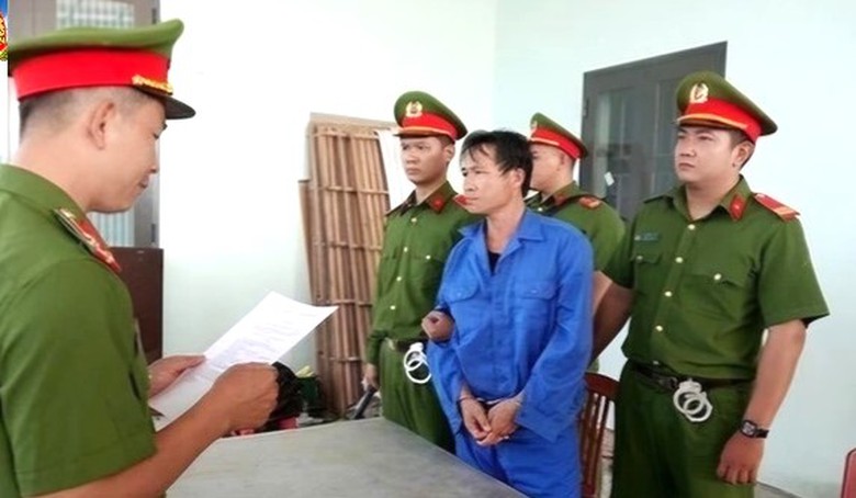 Bắt 5 đối tượng khai th&aacute;c c&aacute;t tr&aacute;i ph&eacute;p ở B&igrave;nh Thuận- Ảnh 1.