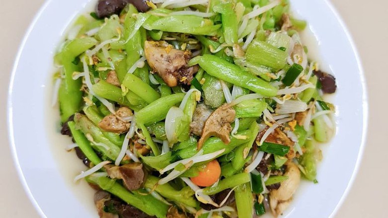 Loại rau mọc hoang góc vườn, ăn ngon giải nhiệt, "hút sạch" mỡ thừa- Ảnh 7. Loại rau mọc hoang góc vườn, ăn ngon giải nhiệt, "hút sạch" mỡ thừa- Ảnh 7.