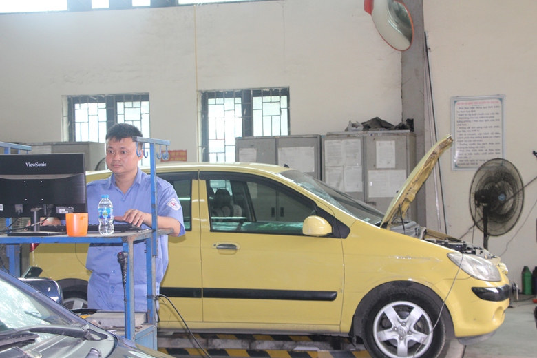 &Ocirc; t&ocirc; mua trả g&oacute;p khi đi đăng kiểm cần giấy tờ g&igrave;?- Ảnh 1.