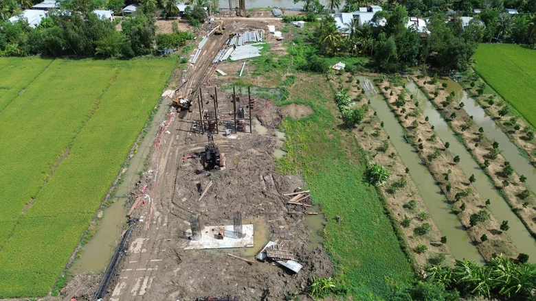 C&aacute;c g&oacute;i thầu x&acirc;y lắp cao tốc trục ngang qua Cần Thơ thi c&ocirc;ng thế n&agrave;o sau khi c&oacute; c&aacute;t?- Ảnh 3.