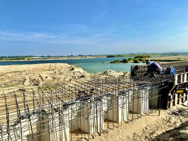 Quảng Ngãi: Nguy cơ vỡ tiến độ hai dự án kè hơn 400 tỷ- Ảnh 3. Quảng Ngãi: Nguy cơ vỡ tiến độ hai dự án kè hơn 400 tỷ- Ảnh 3.