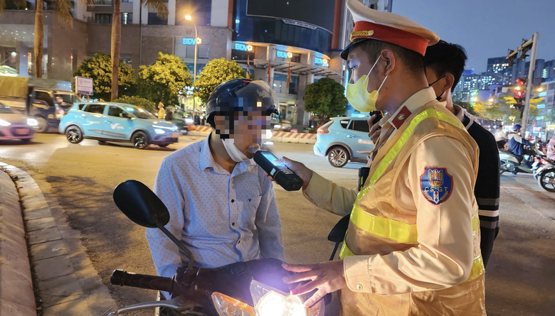 Th&ecirc;m h&agrave;nh vi bị nghi&ecirc;m cấm tại dự thảo Luật Trật tự, an to&agrave;n giao th&ocirc;ng- Ảnh 2.