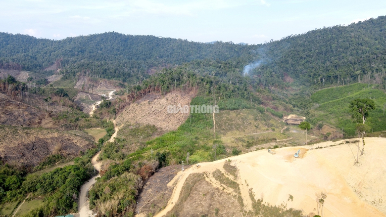 Nh&agrave; thầu cao tốc Kh&aacute;nh H&ograve;a - Bu&ocirc;n Ma Thuột tập kết m&aacute;y m&oacute;c chờ mặt bằng- Ảnh 1.