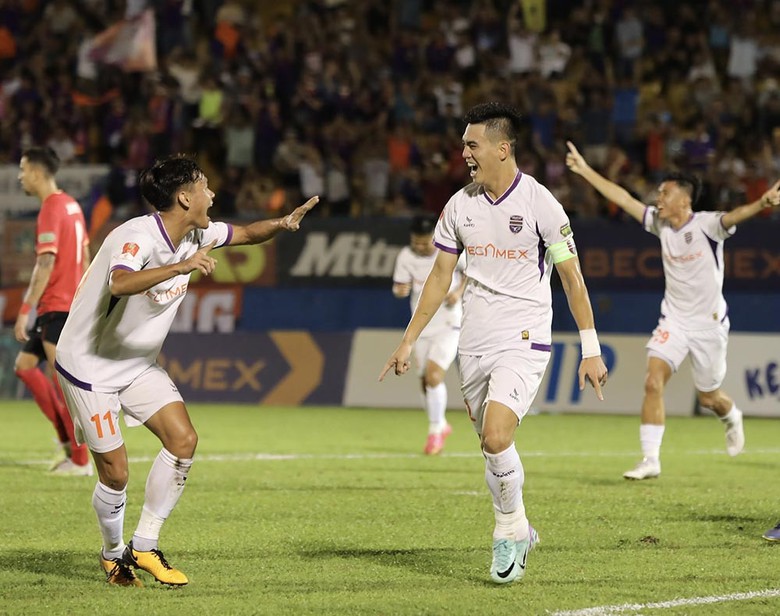 Tiền đạo số 1 thời thầy Park s&uacute;t bay "cơn đau đầu" của HLV Kim Sang-sik- Ảnh 1.