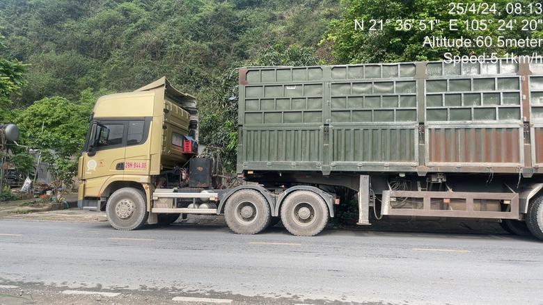 Mỏ đ&aacute; tiếp tay cho xe qu&aacute; tải ở Tuy&ecirc;n Quang: Lực  lượng chức năng xử l&yacute; ra sao?- Ảnh 2.