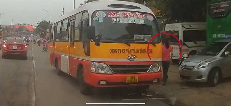 Khiếp v&iacute;a xe bu&yacute;t lạng l&aacute;ch, vượt ẩu su&yacute;t g&acirc;y tai nạn tr&ecirc;n quốc lộ 1A- Ảnh 1.