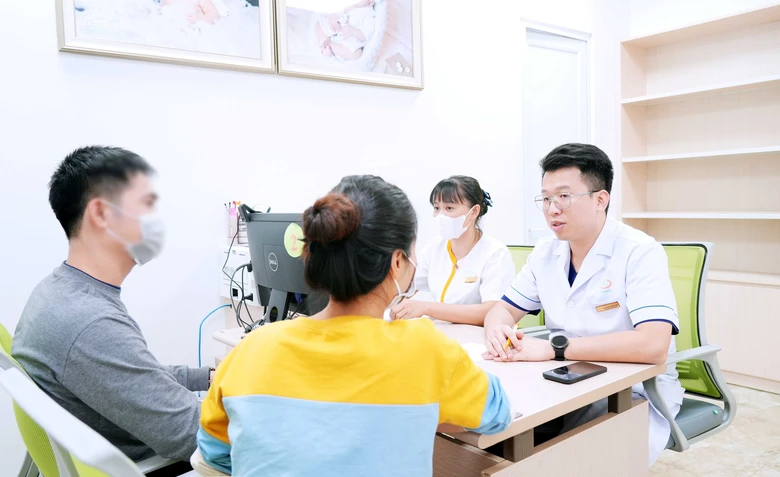 Hạnh ph&uacute;c vỡ &ograve;a của người mẹ mang gen lặn bệnh loạn dưỡng cơ- Ảnh 1.