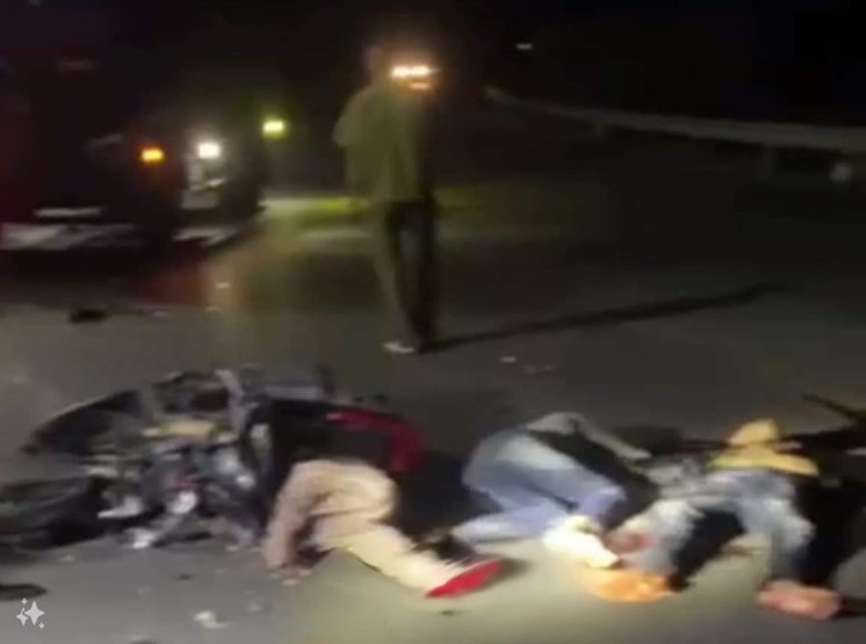 Quản trị viên nhóm 'Leo Top 17' và người cầm lái tử vong khi xe máy chở 3 đấu đầu ô tô- Ảnh 1. Quản trị viên nhóm 'Leo Top 17' và người cầm lái tử vong khi xe máy chở 3 đấu đầu ô tô- Ảnh 1.