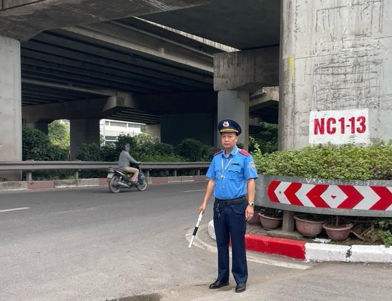 Thanh tra GTVT H&agrave; Nội phạt 37 vi phạm, tước 5 GPLX trong 5 ng&agrave;y nghỉ lễ- Ảnh 3.
