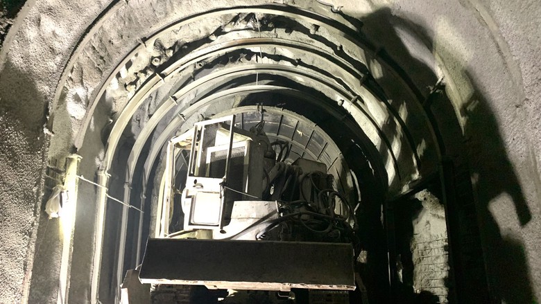 Tăng máy móc, thay đổi phương án khắc phục sạt lở hầm đường sắt Chí Thạnh- Ảnh 2. Tăng máy móc, thay đổi phương án khắc phục sạt lở hầm đường sắt Chí Thạnh- Ảnh 2.