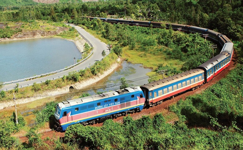 Chuy&ecirc;n gia đề xuất chuyển đổi xanh, điện kh&iacute; h&oacute;a đường sắt- Ảnh 1.