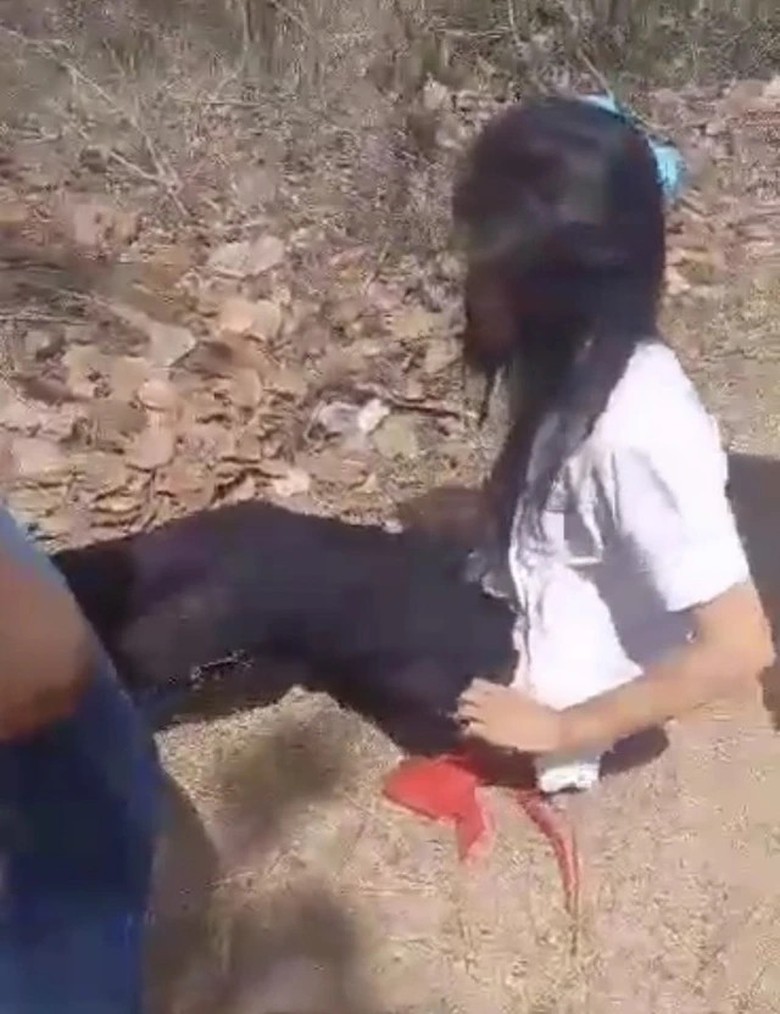 Học sinh lớp 7 ở Kh&aacute;nh H&ograve;a bị một nh&oacute;m nữ sinh h&agrave;nh hung d&atilde; man- Ảnh 3.