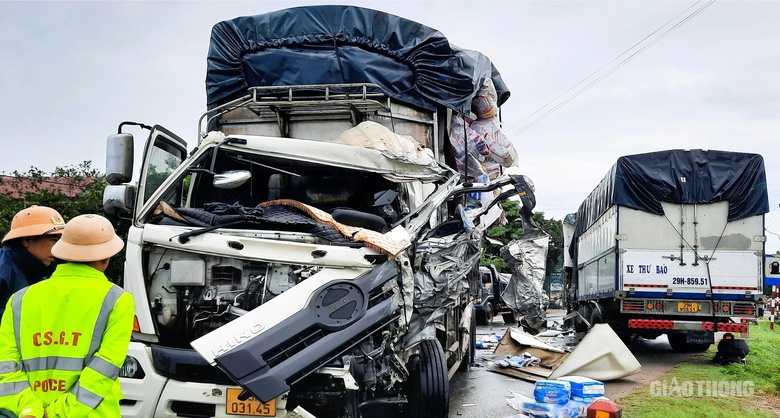 Vụ 2 xe tải t&ocirc;ng trực diện tr&ecirc;n QL9: Ph&aacute;t hiện một t&agrave;i xế dương t&iacute;nh ma t&uacute;y- Ảnh 1.