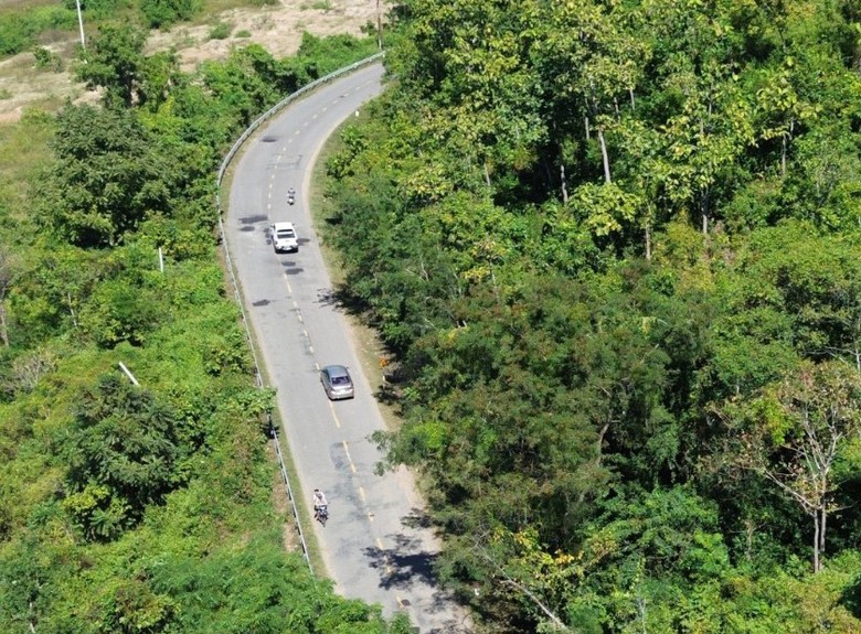 Đang cải tạo QL28B, chủ đầu tư khuyến c&aacute;o t&agrave;i xế tr&aacute;nh đi qua đ&egrave;o Đại Ninh- Ảnh 1.