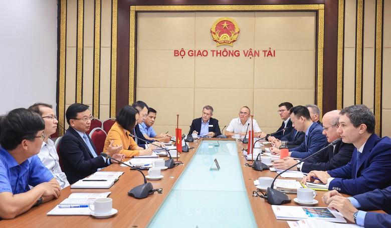 Doanh nghiệp &Aacute;o mong hợp t&aacute;c ph&aacute;t triển đường sắt, h&agrave;ng kh&ocirc;ng- Ảnh 1.