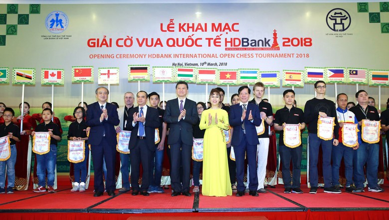 HDBank tiên phong công bố Báo cáo Phát triển bền vững 2024- Ảnh 2. HDBank tiên phong công bố Báo cáo Phát triển bền vững 2024- Ảnh 2.