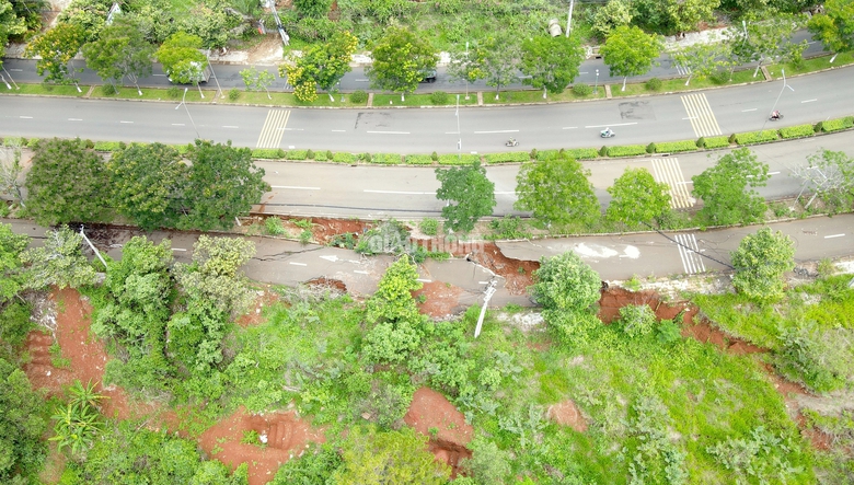 Đề xuất 3 phương án khắc phục sụt lún đường Hồ Chí Minh qua Đắk Nông- Ảnh 1. Đề xuất 3 phương án khắc phục sụt lún đường Hồ Chí Minh qua Đắk Nông- Ảnh 1.