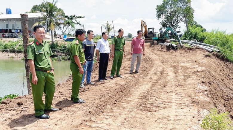 An Giang: X&aacute;c minh nghi vấn lợi dụng nạo v&eacute;t ao c&aacute; để khai th&aacute;c c&aacute;t tr&aacute;i ph&eacute;p- Ảnh 1.