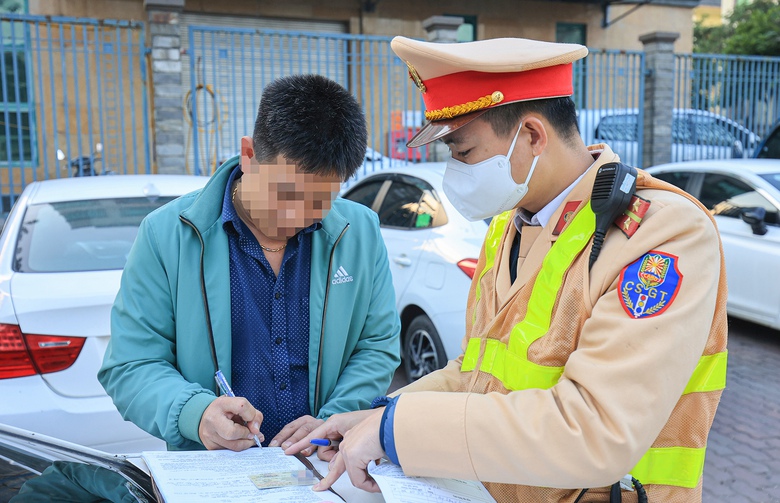 T&agrave;i xế xe kh&aacute;ch, xe tải sẽ bớt chạy ẩu?- Ảnh 1.