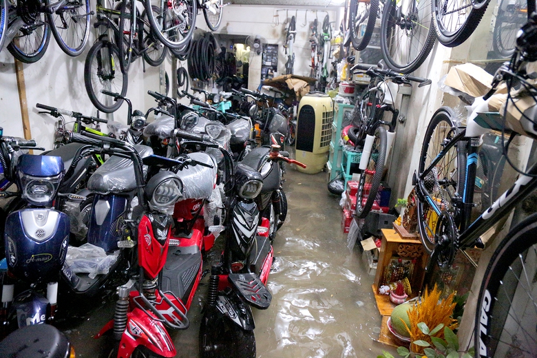 TP.HCM: C&aacute;ch n&agrave;o để tho&aacute;t cảnh hễ mưa l&agrave; ngập?- Ảnh 1.