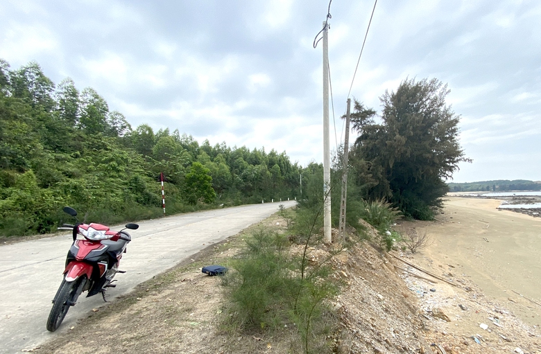 Điểm n&oacute;ng kho&aacute;ng sản lậu th&agrave;nh &ldquo;thi&ecirc;n đường du lịch&rdquo;- Ảnh 1.