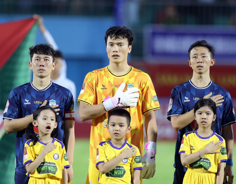 Người h&ugrave;ng Thường Ch&acirc;u &ldquo;vỡ mộng&rdquo; trở lại tuyển Việt Nam v&igrave; điểm yếu ch&iacute; mạng?- Ảnh 2.