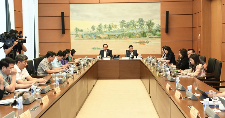 Chủ tịch Quốc hội: Sớm ban h&agrave;nh hướng dẫn để Luật Đất đai 2024 v&agrave;o cuộc sống- Ảnh 2.