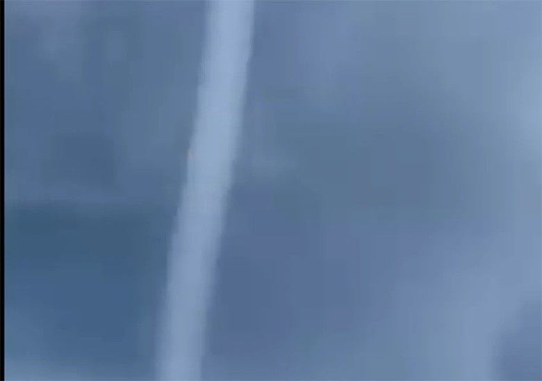 V&ograve;i rồng cao h&agrave;ng trăm m&eacute;t đ&aacute;nh lật nhiều ghe thuyền tr&ecirc;n biển Kh&aacute;nh H&ograve;a- Ảnh 1.