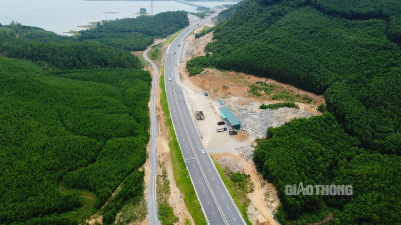 Th&ecirc;m một trạm dừng nghỉ tạm tr&ecirc;n cao tốc qua Thanh H&oacute;a đi v&agrave;o hoạt động- Ảnh 2.