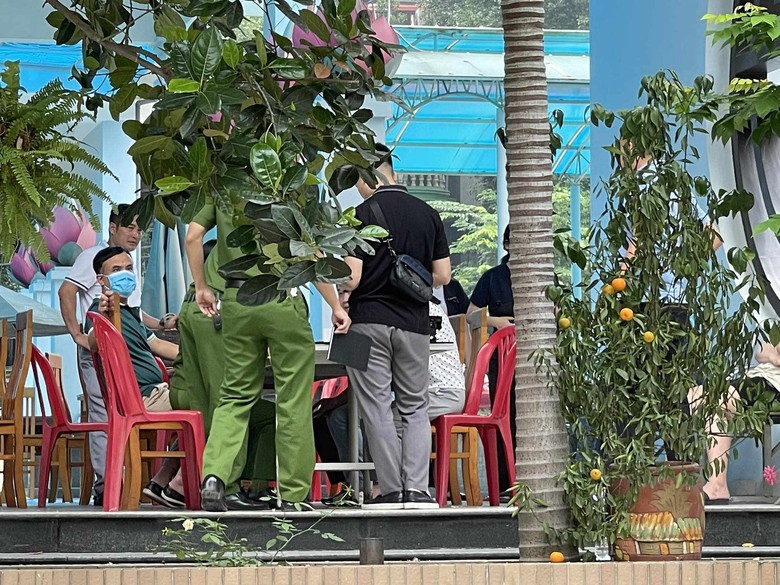 Nữ c&aacute;n bộ phường mất 2 người th&acirc;n trong vụ ch&aacute;y nh&agrave; trọ ở Trung K&iacute;nh- Ảnh 3.